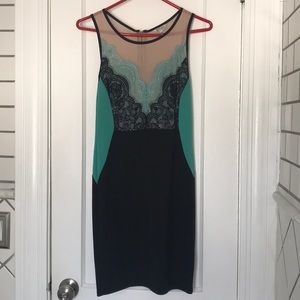 Buffalo dress fitted with lace